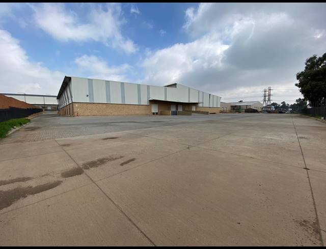 5,965M² WAREHOUSE FOR SALE IN GOSFORTH PARK